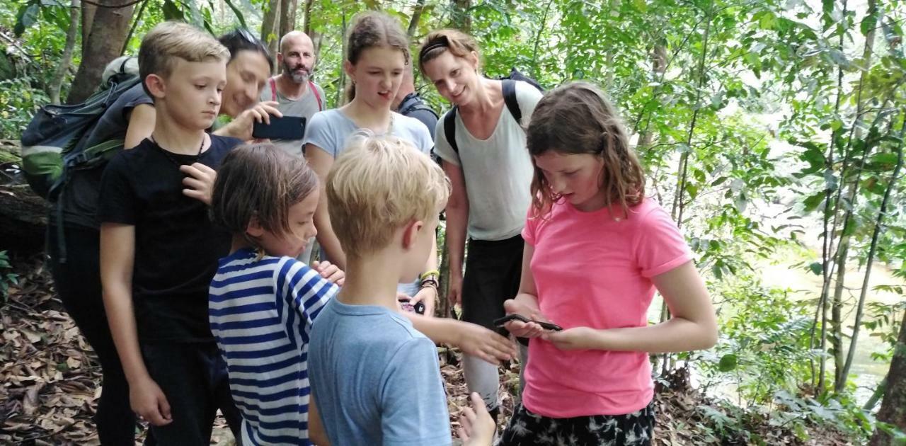 Rainforest Holiday Inn Деніяя Екстер'єр фото